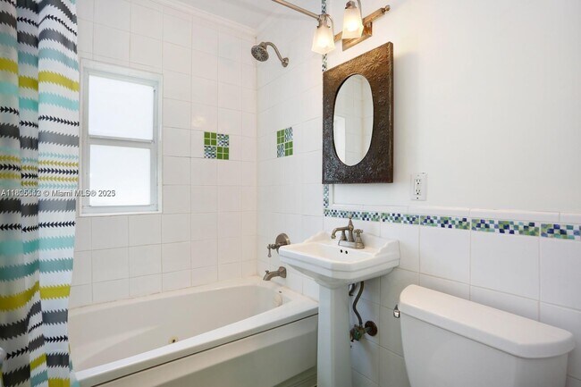 Building Photo - 6116 SW 46th Terrace