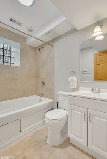 Building Photo - 1353 S California Ave