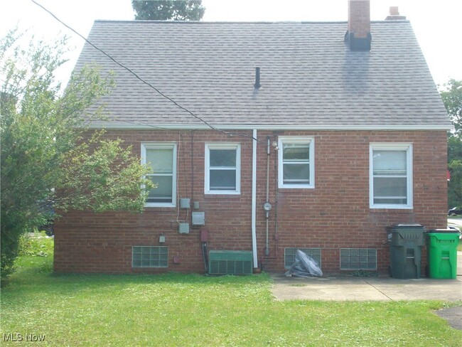 Building Photo - 5757 Mayfield Rd