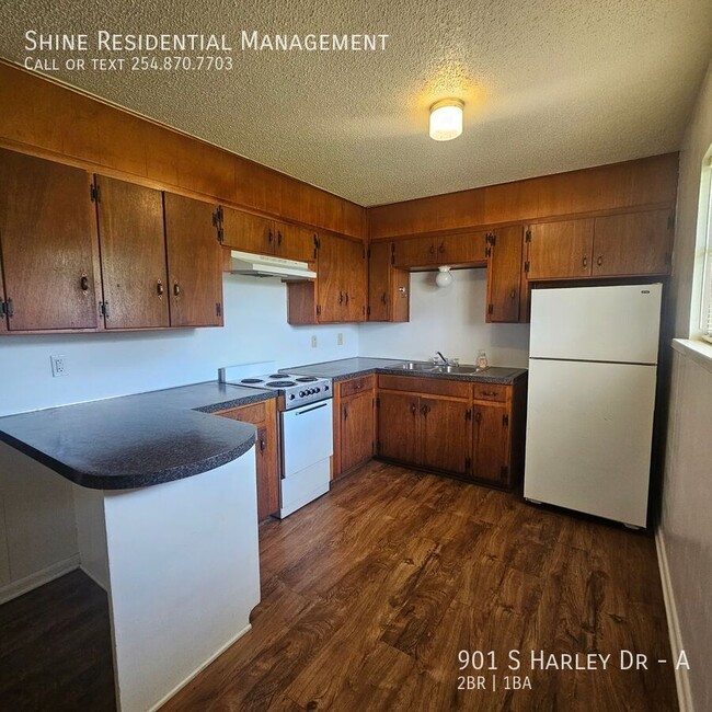 Building Photo - 901 Harley Dr