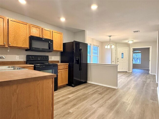 Building Photo - 12309 Drummond Dr