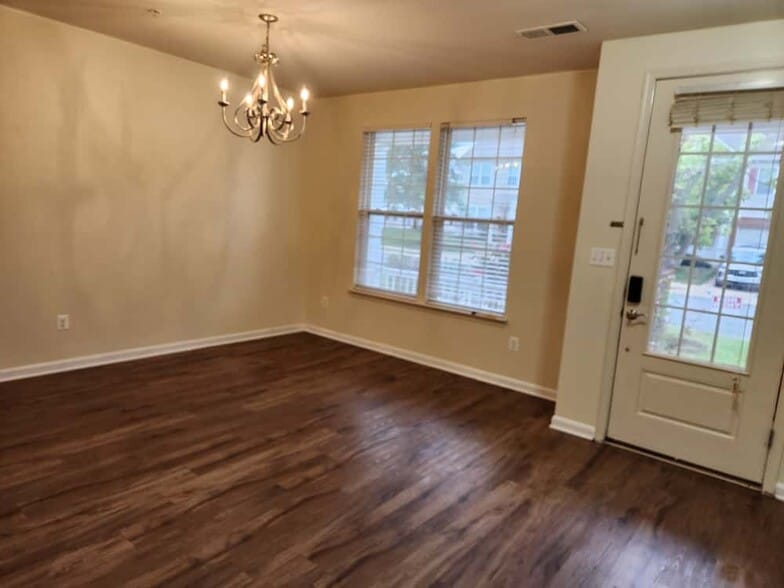 Building Photo - 44179 Beaver Creek Dr