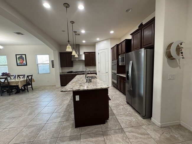 Building Photo - 4070 S Pearl Dr