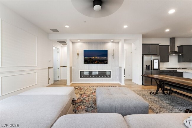 Building Photo - 110 Ibiza Lk Dr