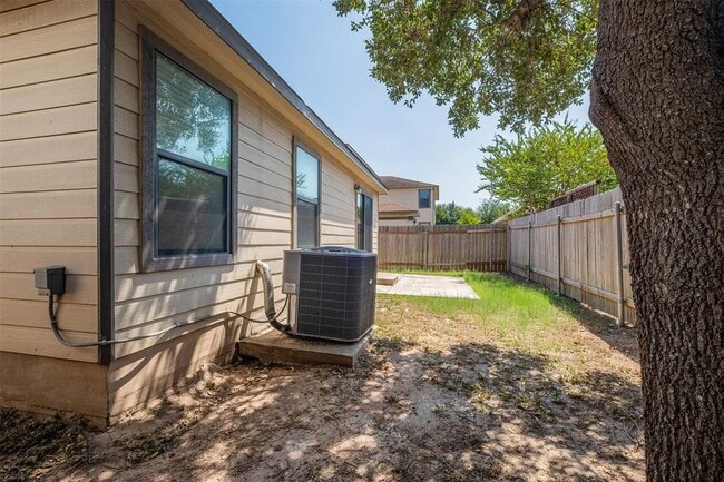Building Photo - 6905 Derby Downs Dr