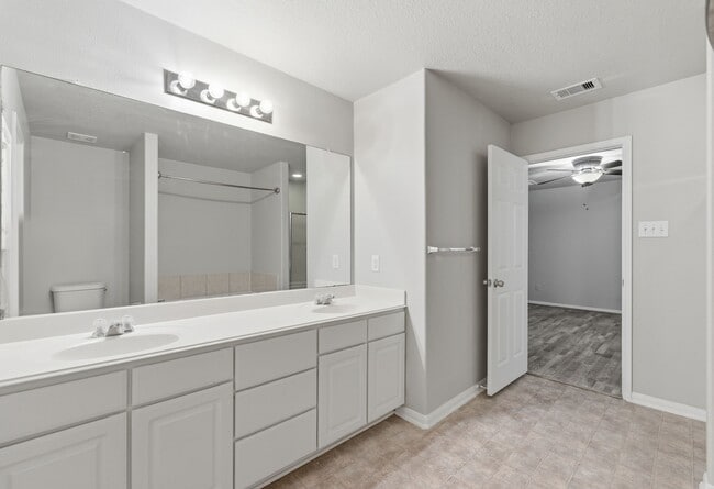 Building Photo - 4910 Conifer Ridge Way