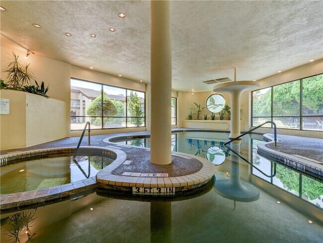 Building Photo - 40 N Interstate Hwy 35