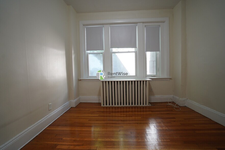 Building Photo - 33 Lancaster Terrace