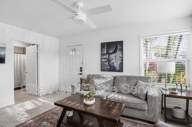 Building Photo - 2604 Juan St