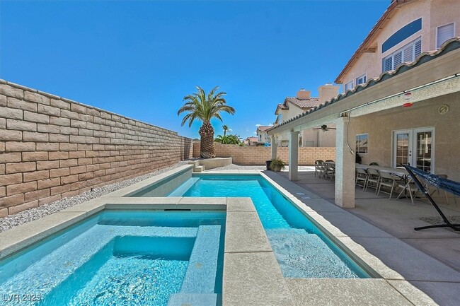 Building Photo - 8380 Campana Dr