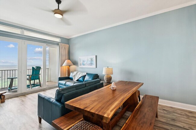 Building Photo - 9815 S Thomas Dr