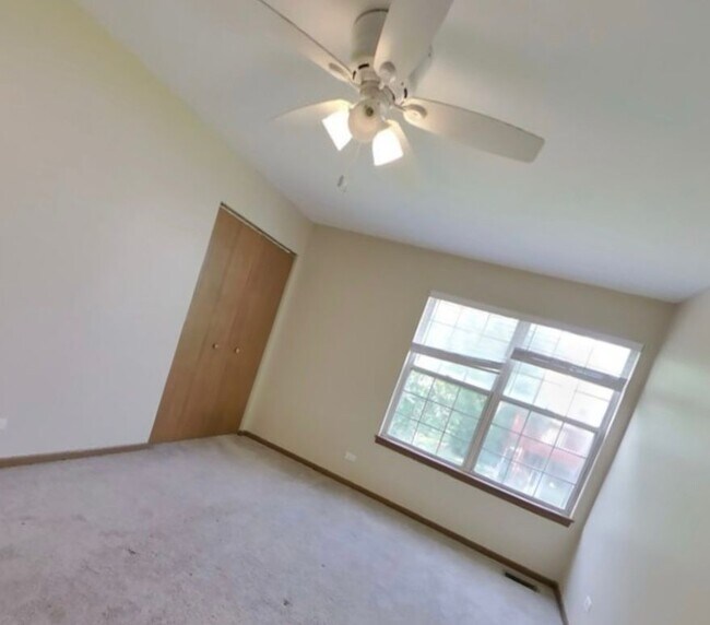 Building Photo - 1645 St Ann Dr