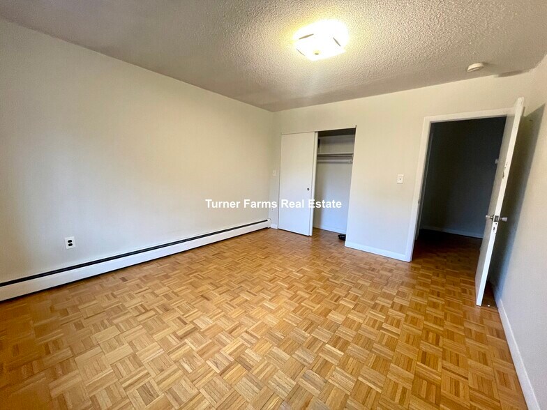 Building Photo - 114 Buttonwood St