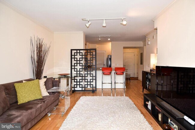 Building Photo - 616 E Street NW Unit 902