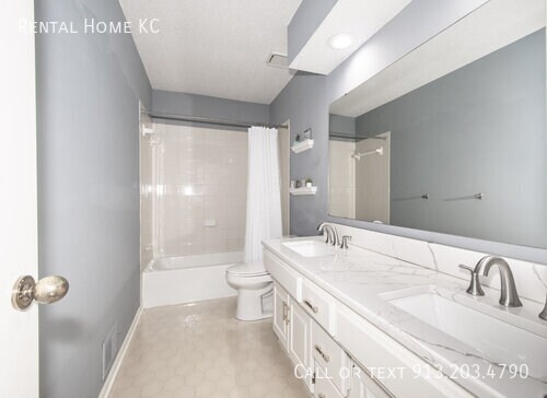 Building Photo - 15730 W Locust St