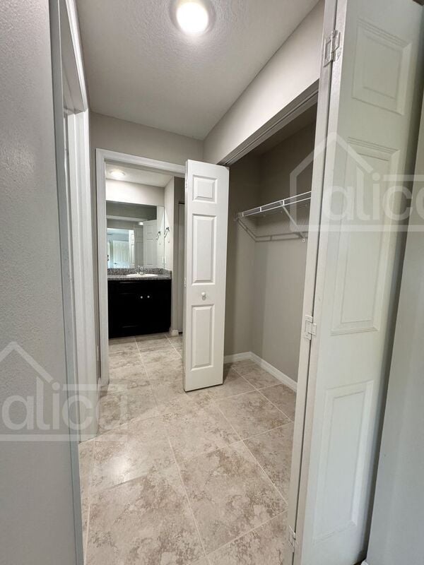 Building Photo - 3271 Hale Ave
