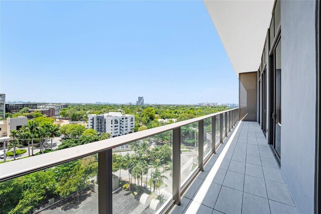 Building Photo - 2678 Tigertail Ave