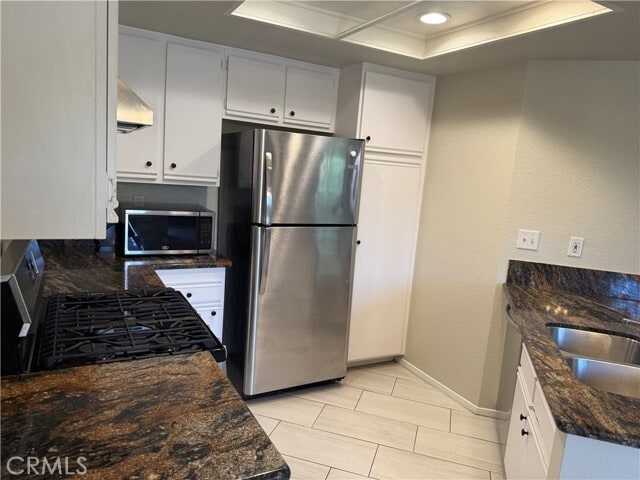 Building Photo - 1 Pomelo