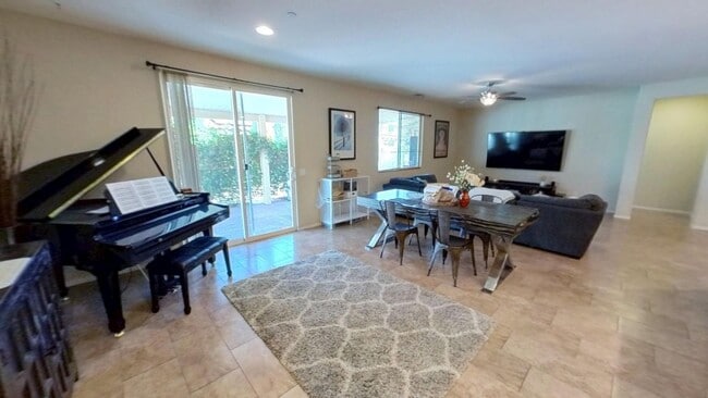 Building Photo - 848 Reyana Way