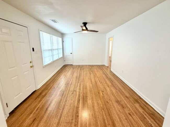 Building Photo - Marcia1459