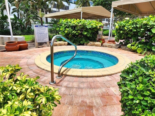 Building Photo - 3505 S Ocean Dr
