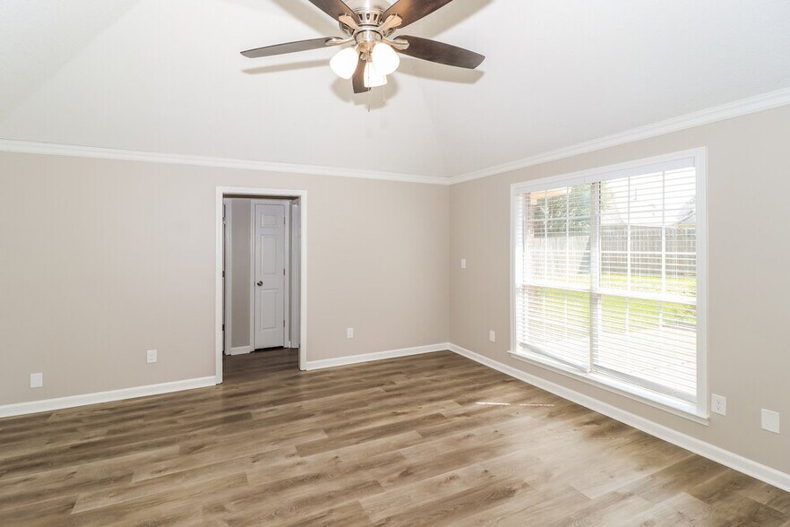 Building Photo - 8603 Brer Fox Cove