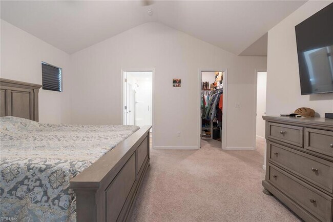 Building Photo - 1536 Beekman St