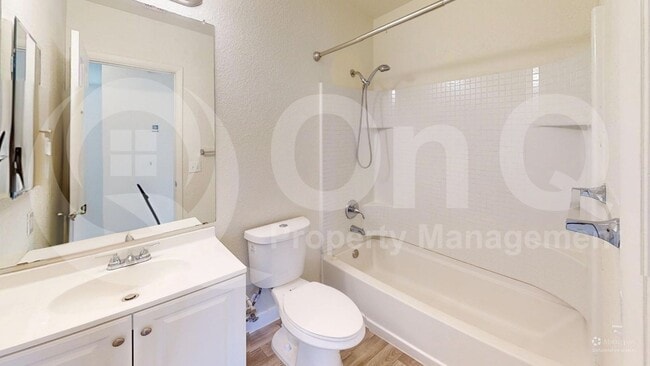 Building Photo - 1702 W Summer Dawn Dr