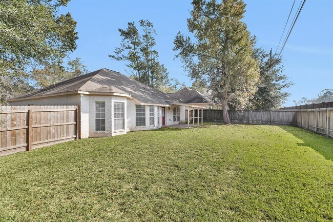 Building Photo - 147 April Waters Dr W