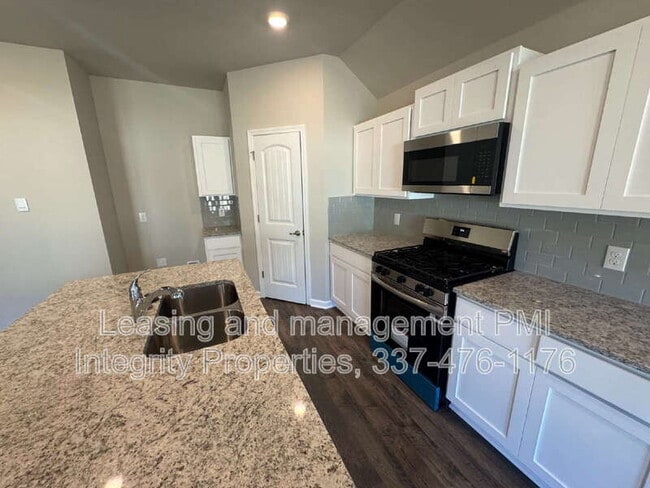 Building Photo - 331 White Pine Dr