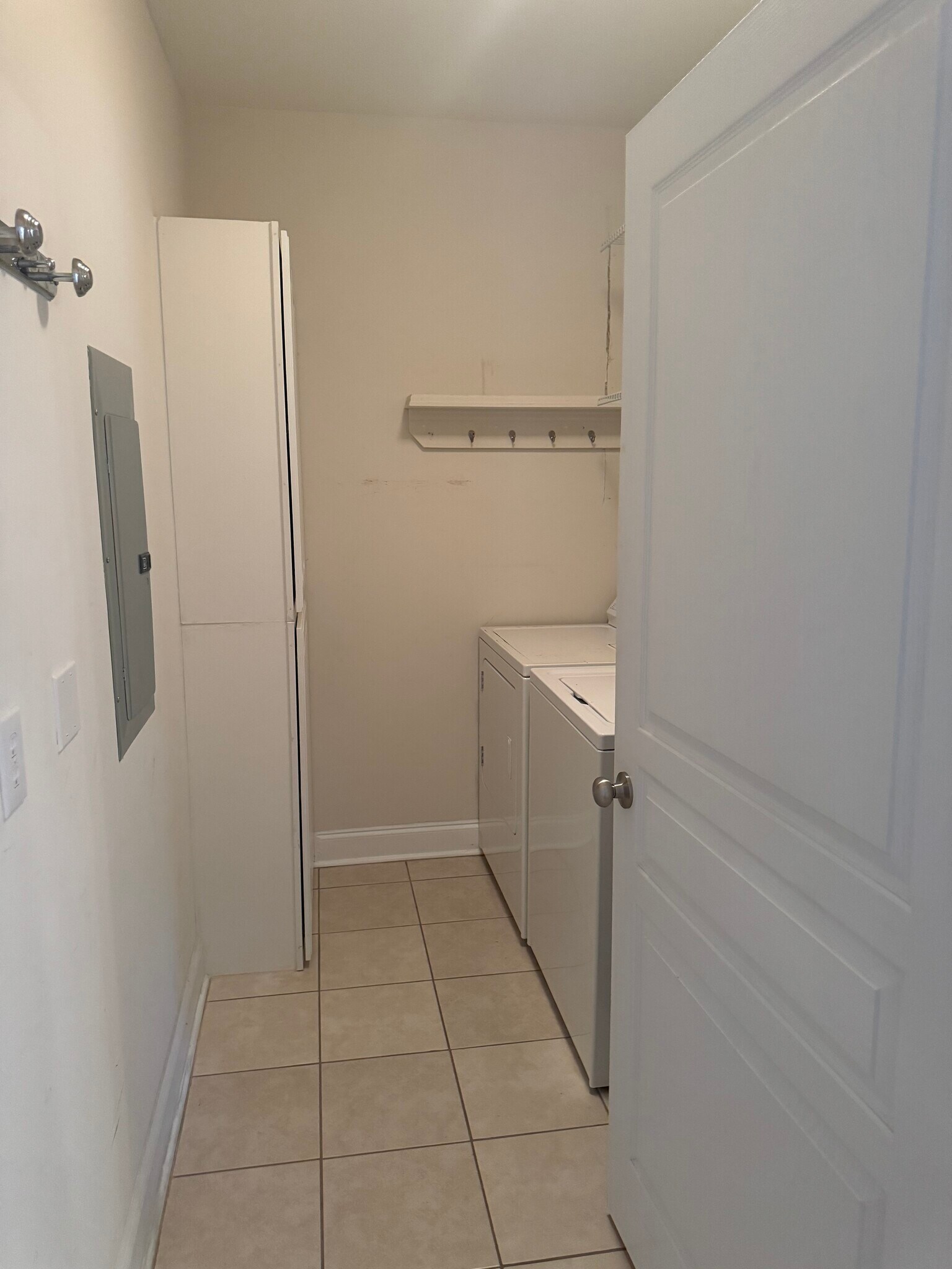 Building Photo - 1025 Riverland Woods Pl