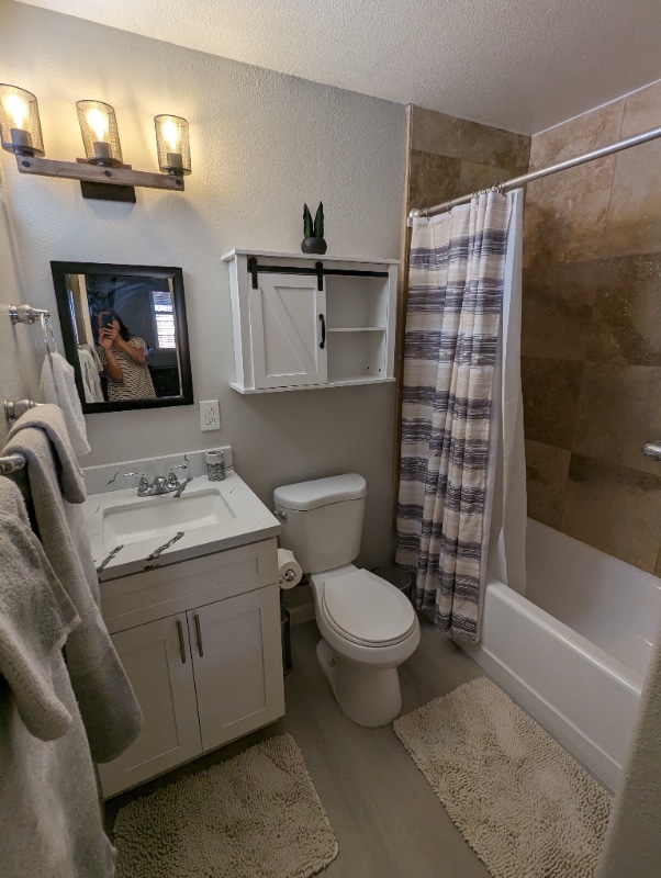 Building Photo - 1924 Hardt St