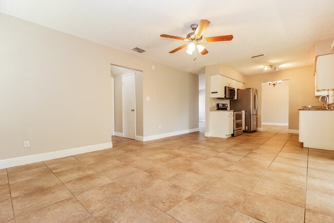 Building Photo - 1518 Crossridge Dr