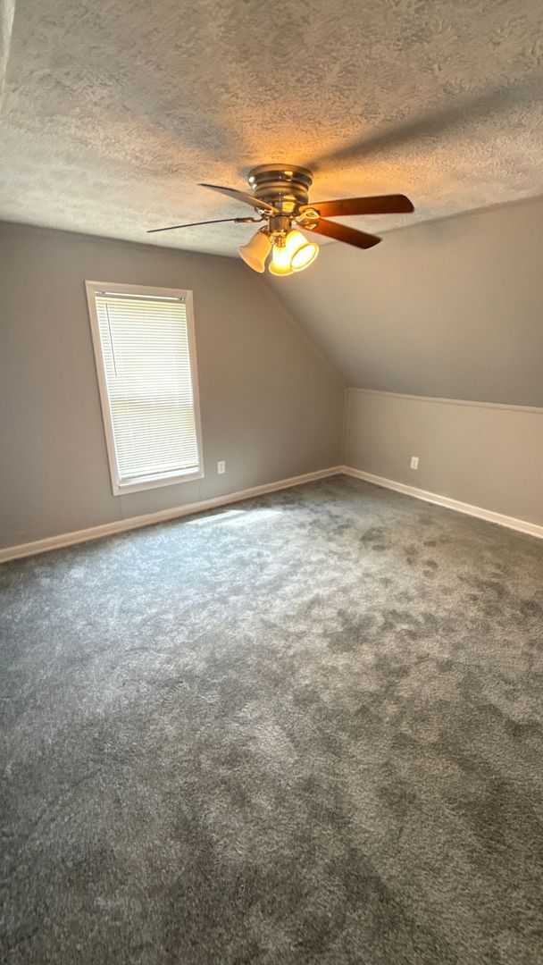 Building Photo - Single family
