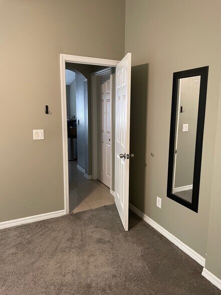 Building Photo - 3687 Oakdale Cir