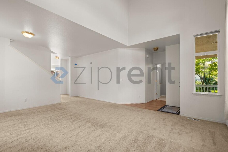 Building Photo - Unit