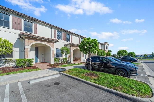Primary Photo - 11120 W 32nd Ln