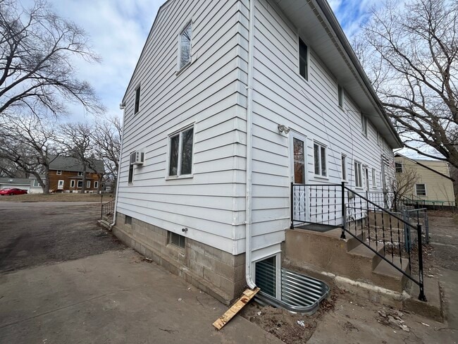 Ironton westside of property. - 430 Ironton St NE