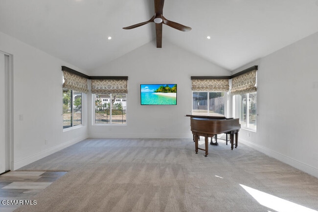 Building Photo - 525 Aqueduct Ct