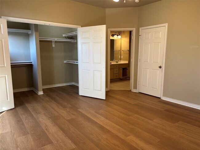 Building Photo - 12289 Mulligan Glen Ct