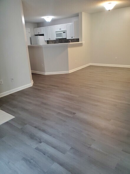 Building Photo - 100 Kensington Blvd