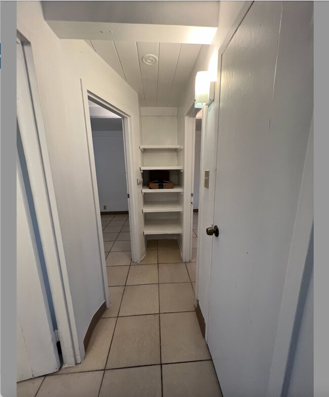 Building Photo - 929 S Thorne Ave