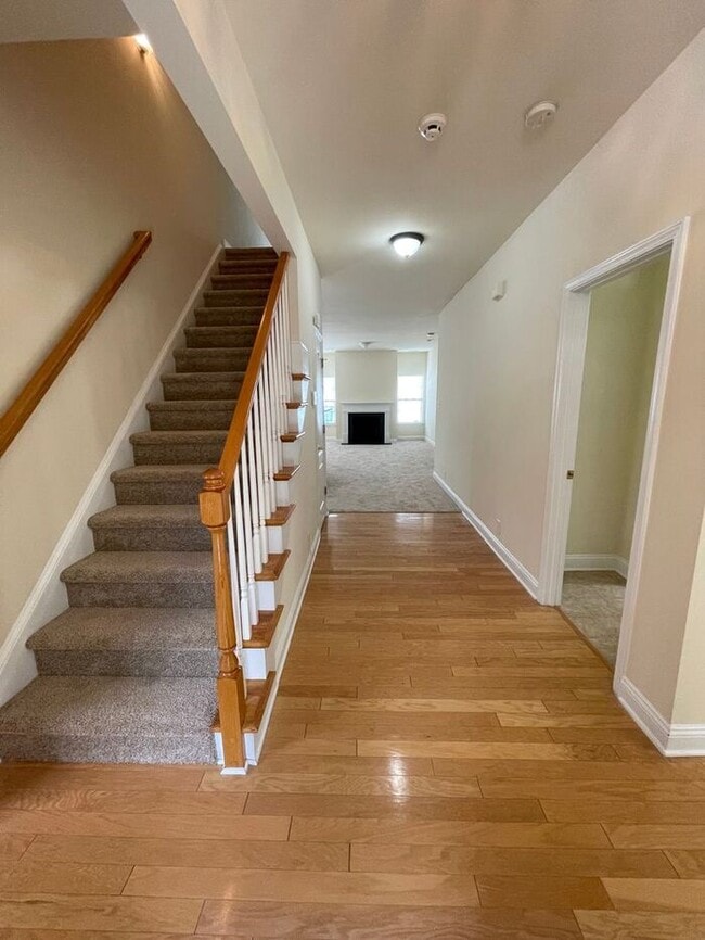 Building Photo - Lovely home in Pineville!