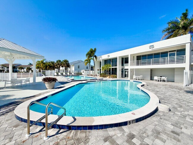 Building Photo - ** GRANADA LAKES ** 1 BED / 1 BATH CONDO - GREAT LOCATION - SMALL PET OK! - ANNUAL RENTAL