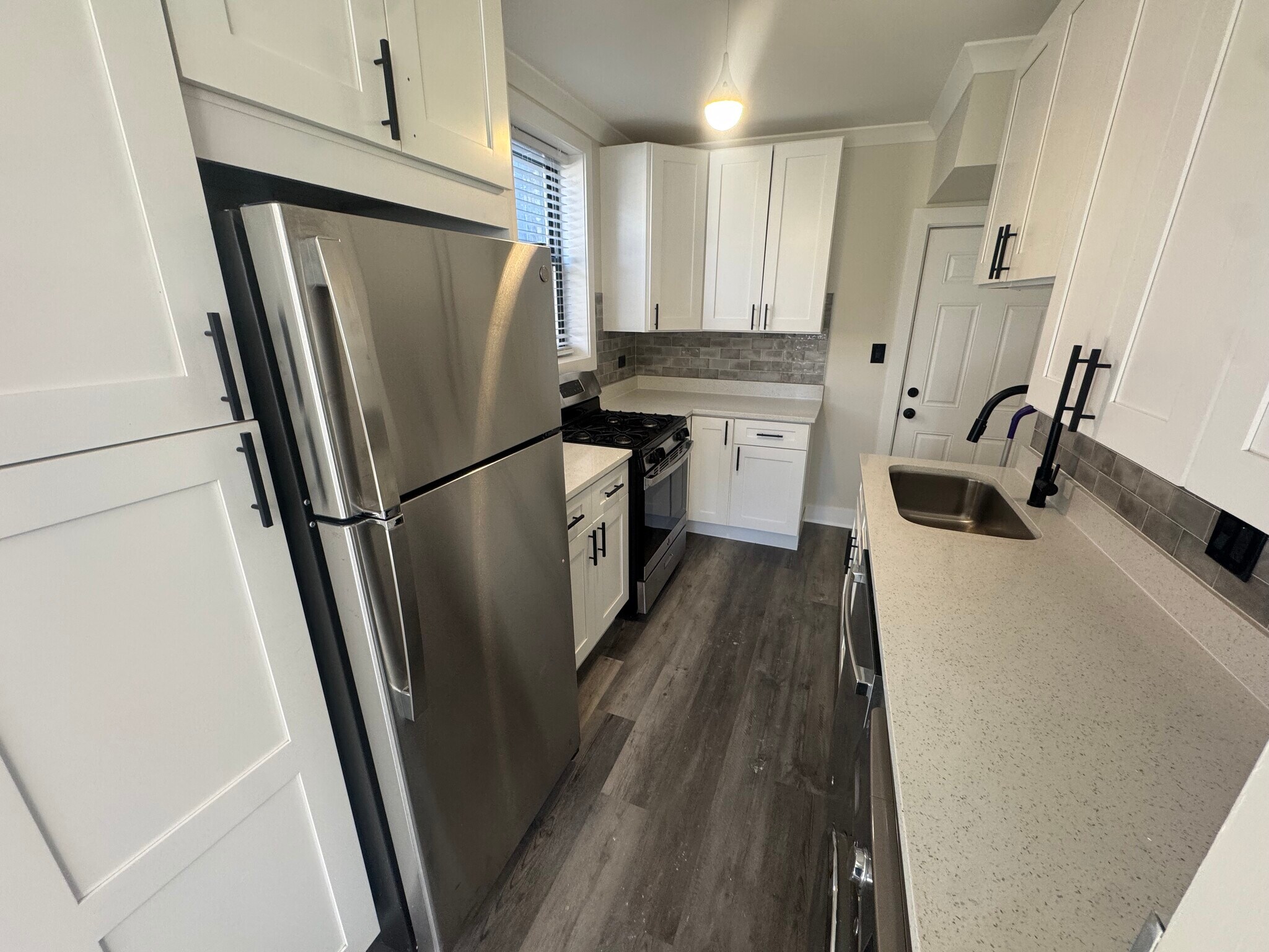 Building Photo - 3837 N Greenview Ave