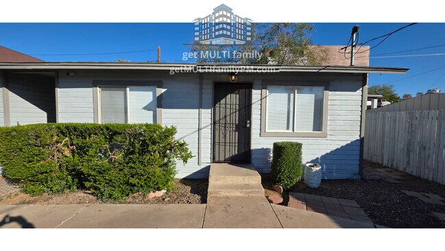 Building Photo - 3926 E Earll Dr