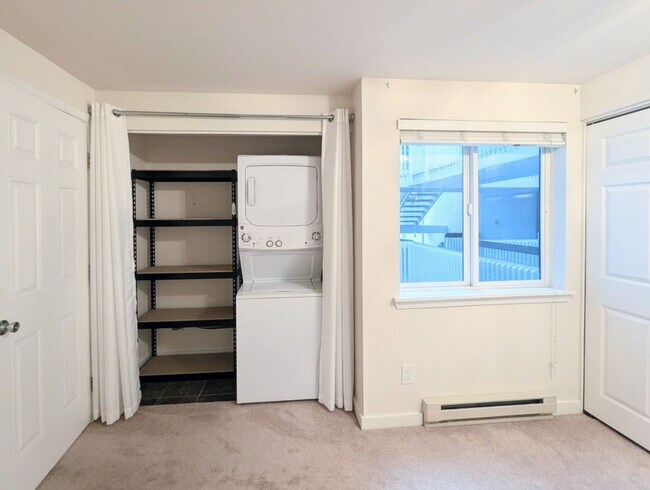 Building Photo - 1Bd/1Ba Kenmore Condo