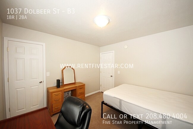 Building Photo - 1037 Dolbeer St