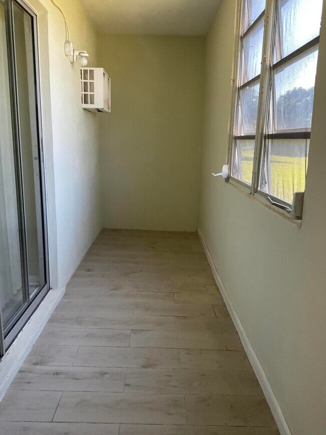 Building Photo - 80 Bedford E