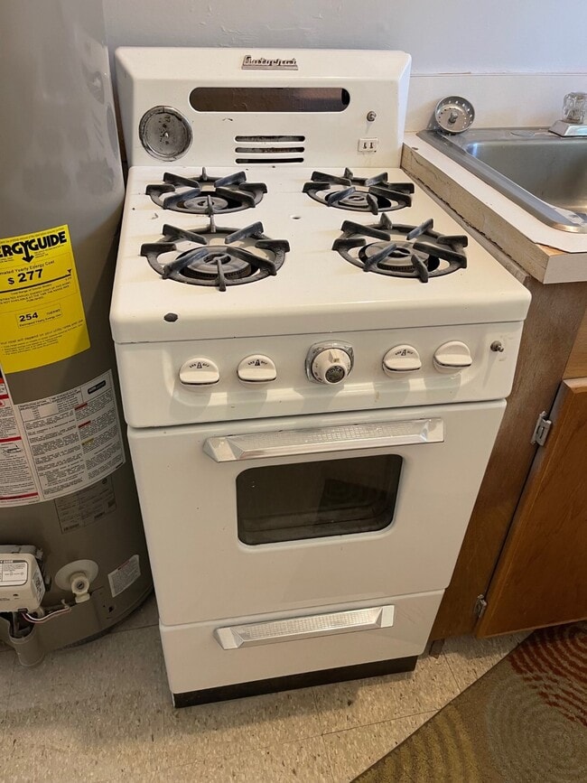 Building Photo - 130 E Broadway St